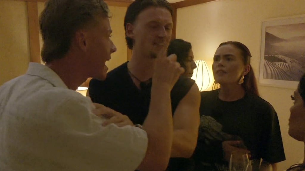 Zoë en Jeffrey gaan volledig door het lint in Paradise Hotel: 'Ik heb schijt aan jou'