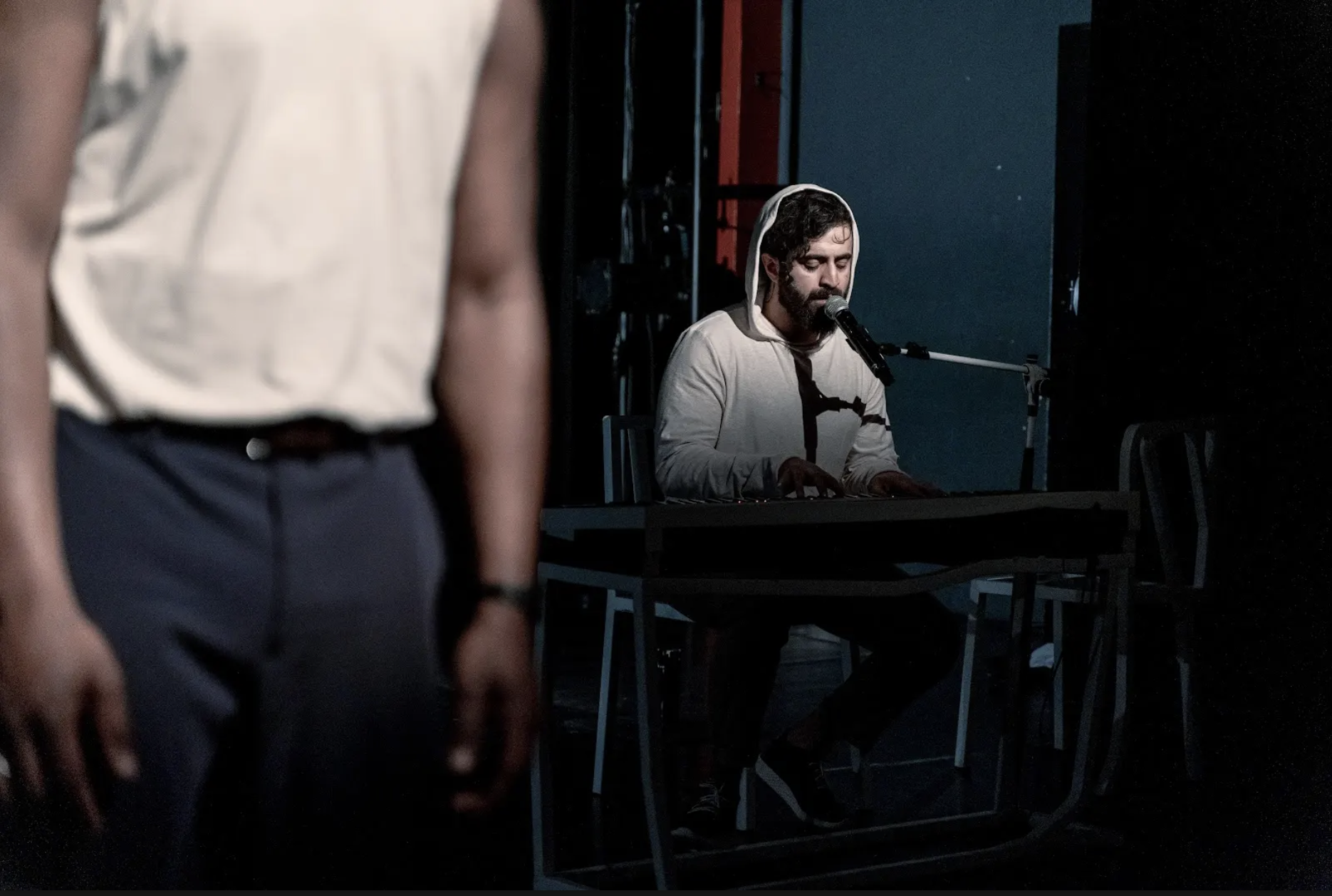 Saman Amini tijdens A Seat at the Table