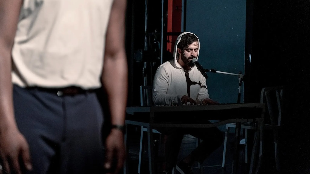 Saman Amini tijdens A Seat at the Table