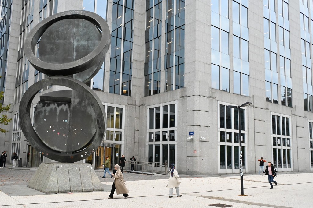 Russen voeren druk op: rechtszaak en dreigementen om EU-plan rond bevroren tegoeden