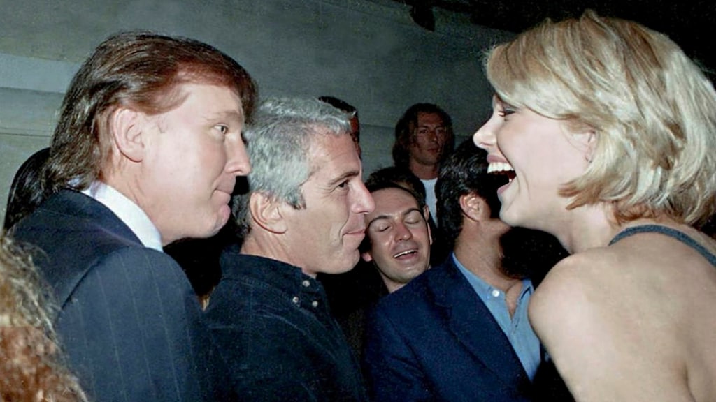 Nieuwe foto's Jeffrey Epstein met Trump, Woody Allen en Bill Clinton vrijgegeven