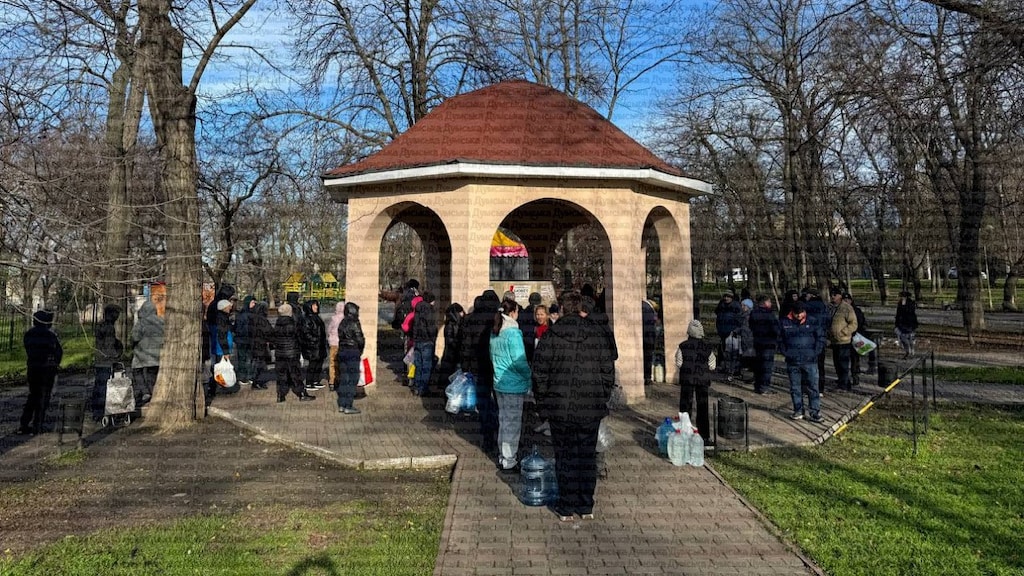 Inwoners van Odesa in de rij voor water. Foto: Dumskaya Media Odesa
