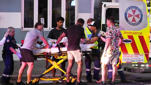 Schutters van aanslag op Joods festival Sydney zijn vader en zoon, zeker 16 doden