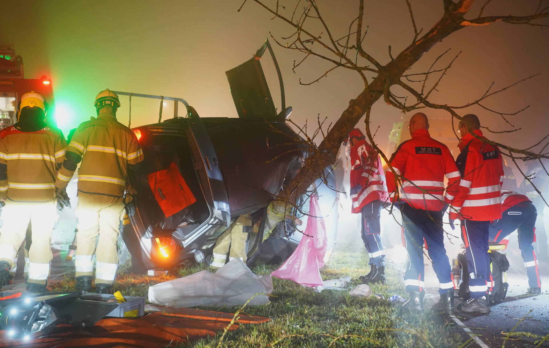 Vier jongeren gewond na auto-ongeluk in dichte mist in Brabant