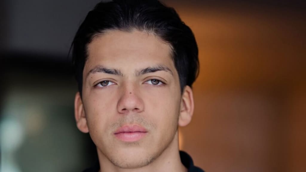 Nino van der Meijde doorbreekt het stilzwijgen over biologische vader Okkie: 'Heb een goede band met hem'