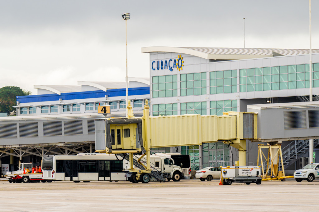 'Opnieuw bijna-botsing in luchtruim boven Curaçao', KLM stopt vluchten niet 