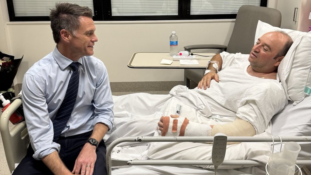 De premier van de deelstaat New South Wales, waar Sydney in ligt, op bezoek bij Ahmed