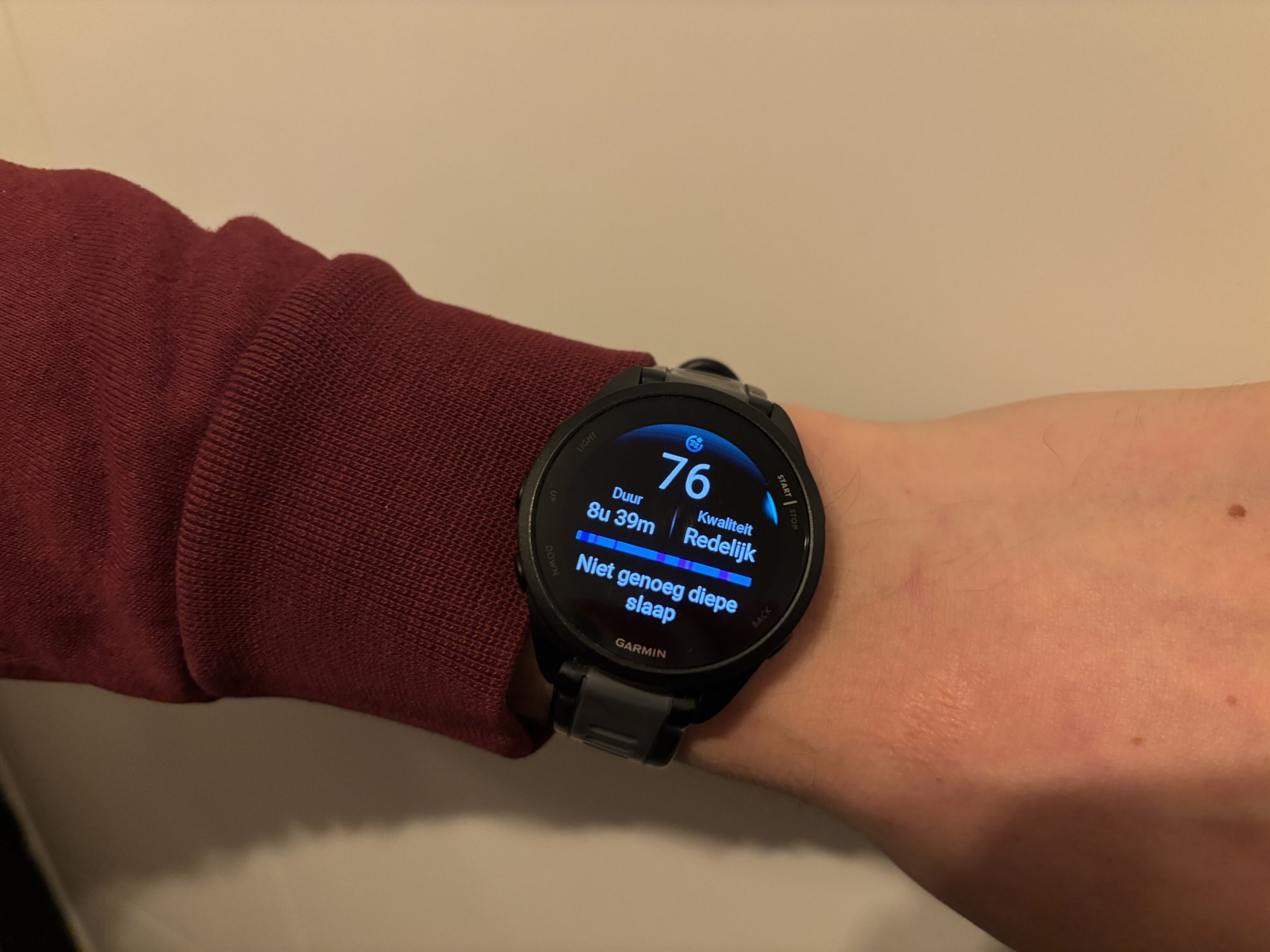 De slaapscore is 76, dus 'redelijk' vanwege 'niet genoeg diepe slaap'. 