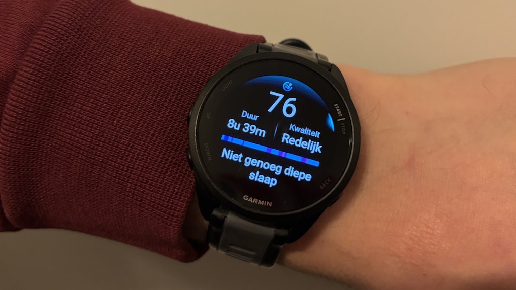 De slaapscore is 76, dus 'redelijk' vanwege 'niet genoeg diepe slaap'.