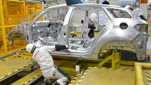 Auto's op benzine mogen langer worden verkocht, verbod op verkoop gaat pas later in