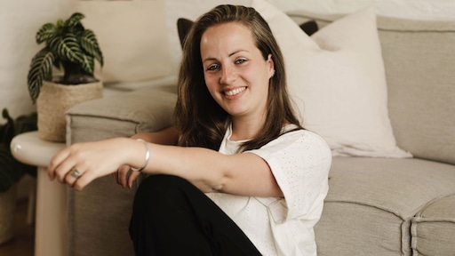 Sveya (31) is uitvaartfotograaf: 'Zichtbaar maken wat mensen nog niet kunnen uitspreken'