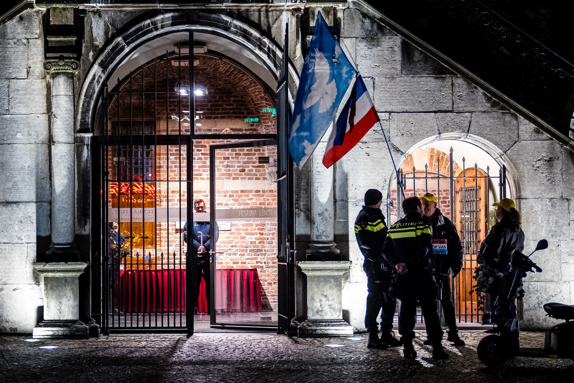 Venlose gemeenteraad stemt in met komst azc ondanks bedreigingen