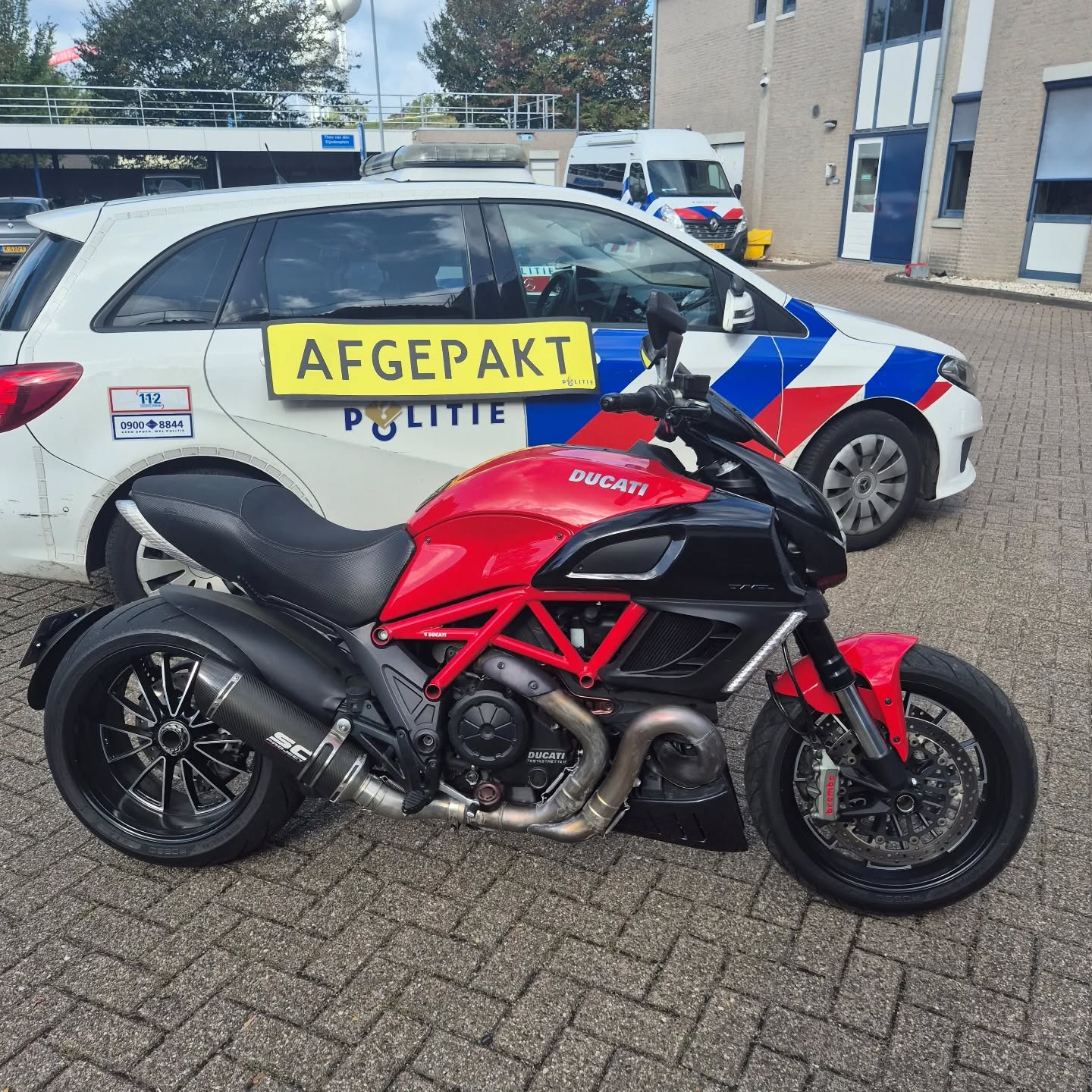 Met ruim 200 km/u door Eindhoven: vlogger raakt rijbewijs en motor kwijt