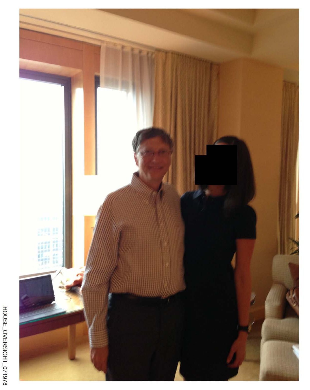 Bill Gates met een onbekende vrouw.