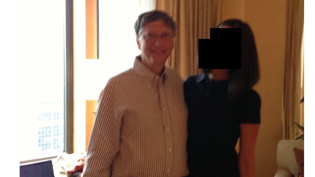 Bill Gates met een onbekende vrouw.