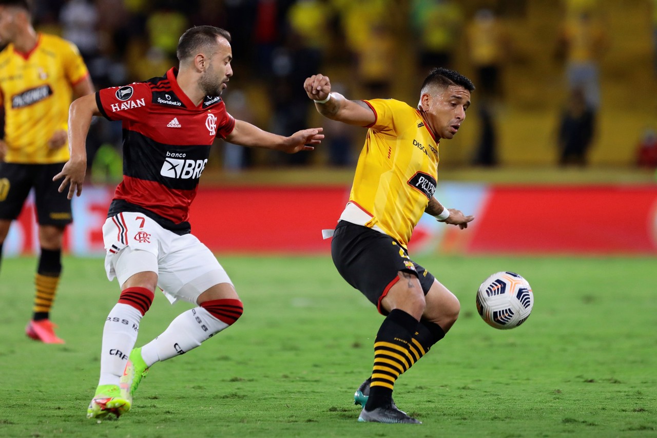 Ecuadoraanse voetballer Mario Pineida doodgeschoten op straat