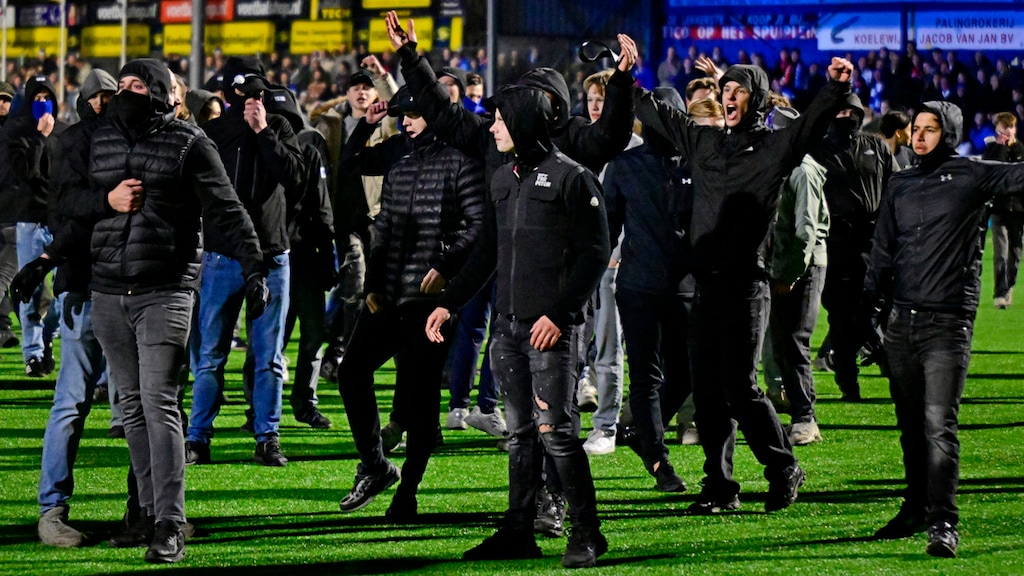Grote vechtpartij op veld Spakenburg na wedstrijd tegen FC Twente