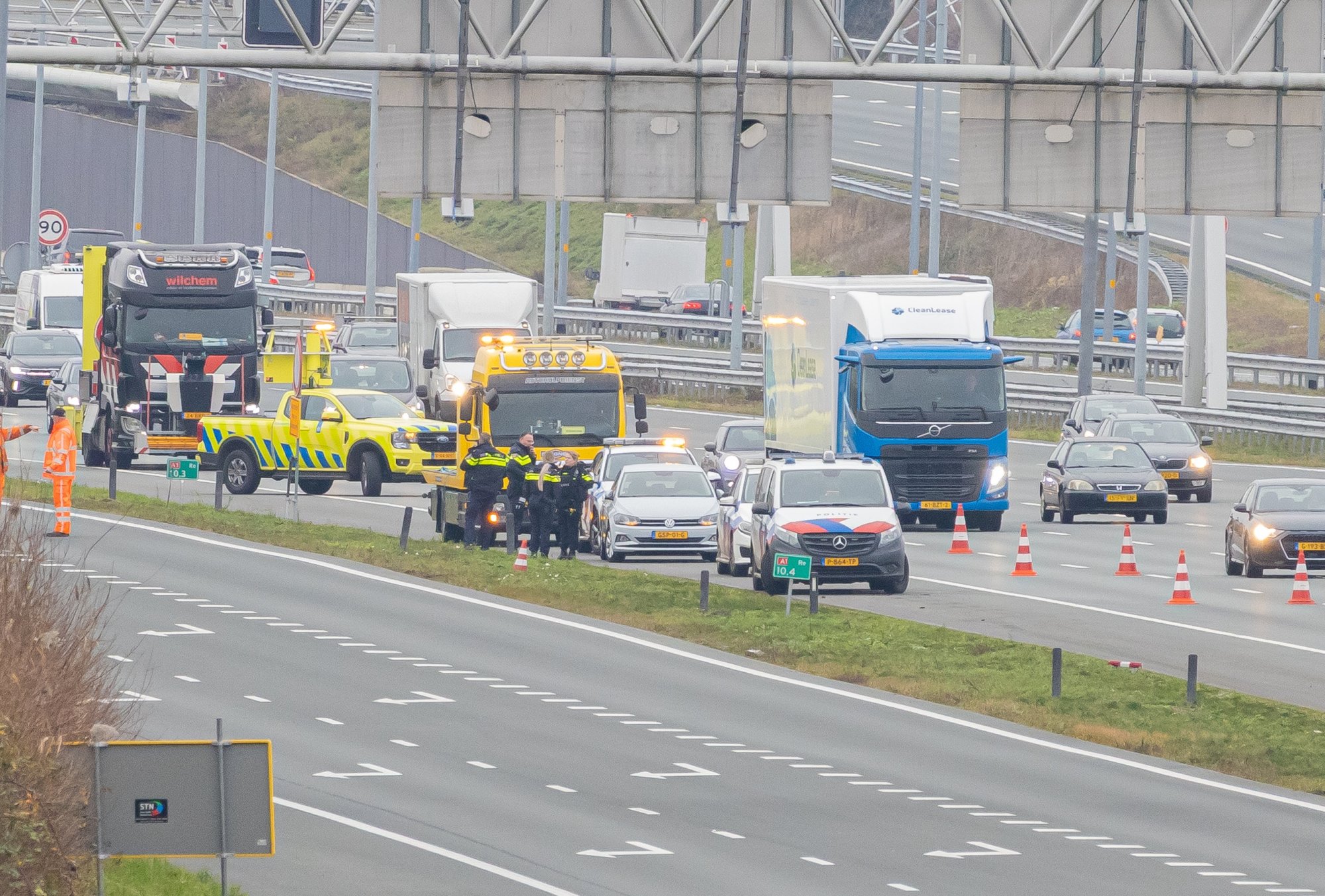 Gewapende overval op vrachtwagen op A1, verdachten nog voortvluchtig