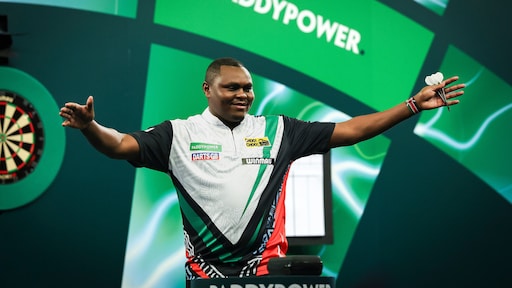 Keniaanse debutant verslaat tegenstander op WK darts: 'De trots van Afrika'