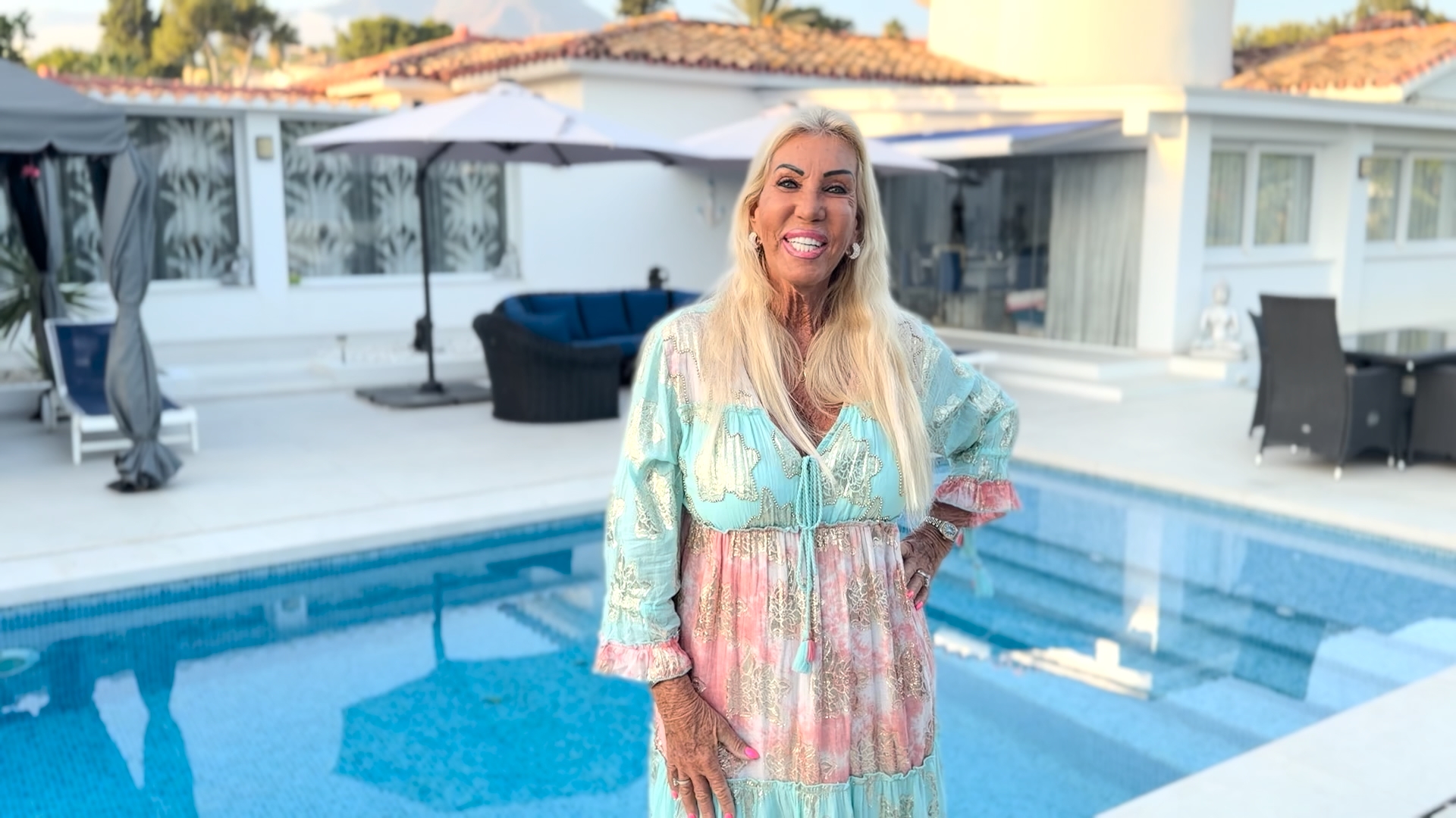 Caroline (67) 