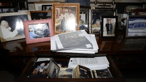 Foto van Trump uit Epstein-dossier 'zonder bewerking opnieuw geplaatst'