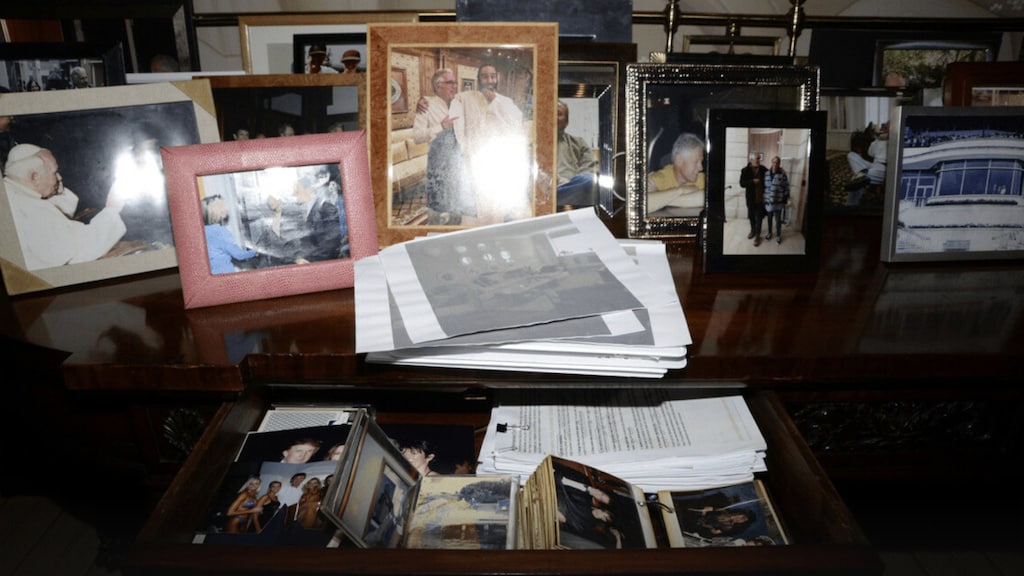 Foto van Trump uit Epstein-dossier 'zonder bewerking opnieuw geplaatst'