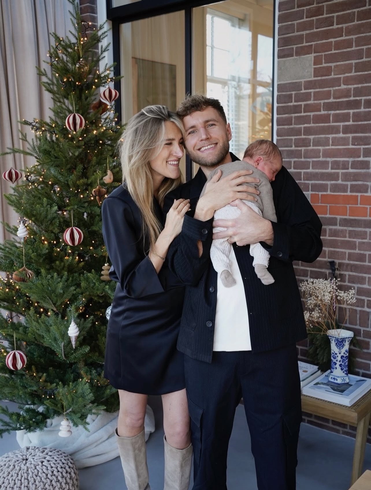 Suzan en Freek vieren eerste kerst met zoon Sef: 'Met z'n drietjes'
