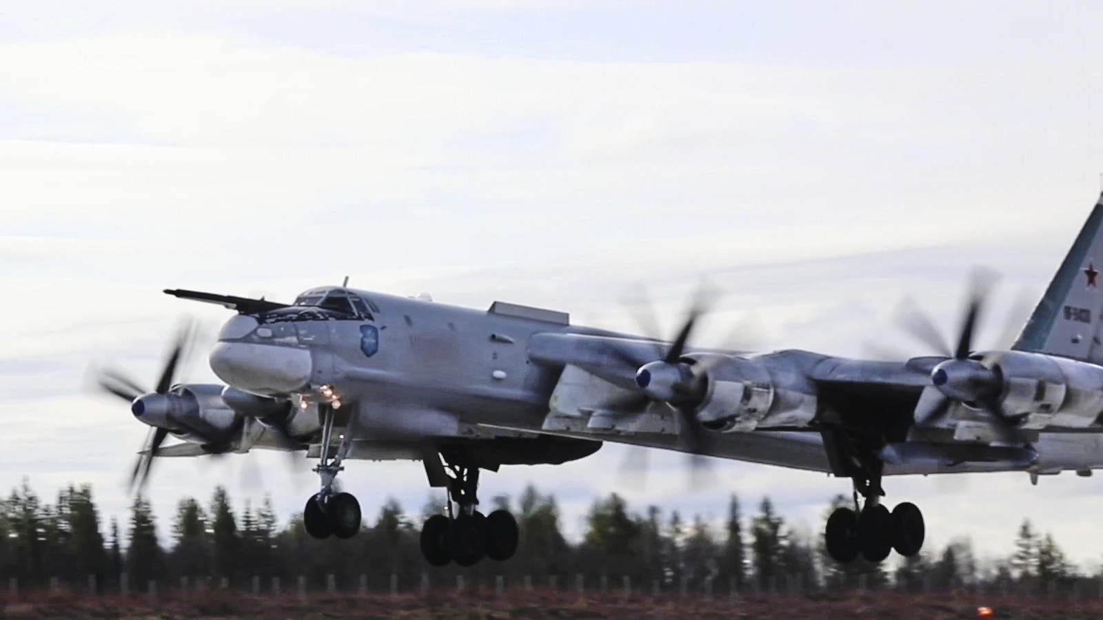 Russische bommenwerpers voeren vlucht uit boven Noorse Zee