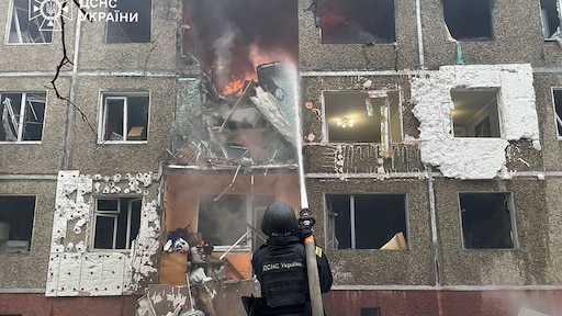 Zelensky had 'zeer goede gesprekken' over vredesdeal, maar aanvallen gaan ook tijdens kerst door