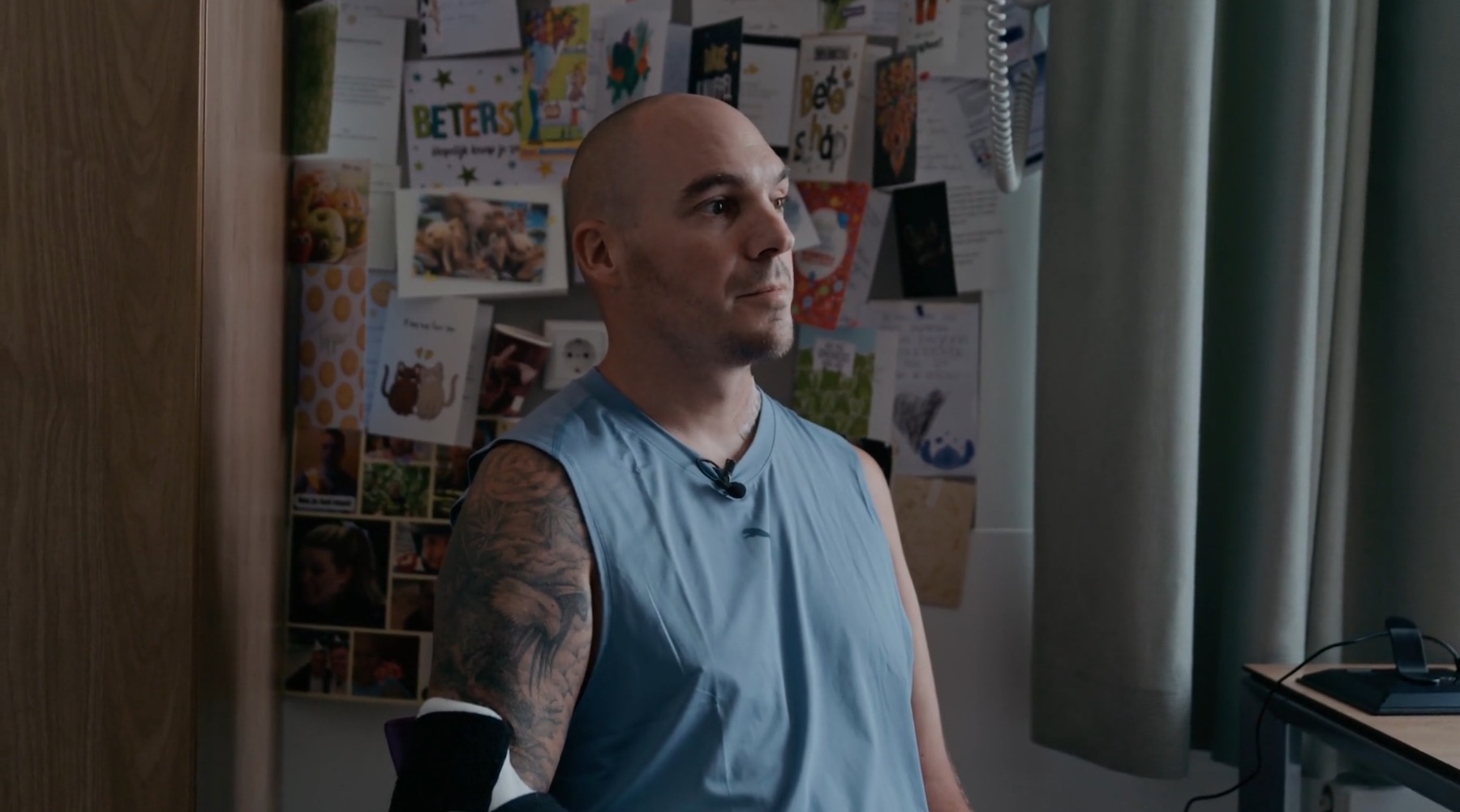 Hoofdagent Maikel geëmotioneerd na motorongeluk in Bureau Utrecht: 'Politiedroom is voorbij'