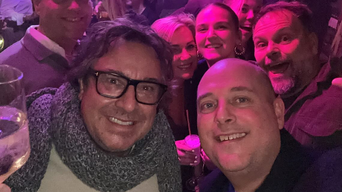 Marco Borsato zingt mee met eigen nummers tijdens avond uit: 'Genieten'