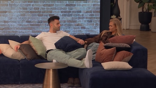 Mercedes ontdooit en doet Salar een halve liefdesverklaring in De Bondgenoten: 'Je bent gewoon zo lief'