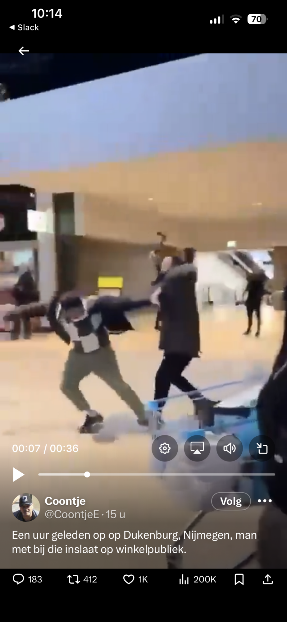 Man aangevallen met hakbijl in winkelcentrum Nijmegen, omstanders grijpen in