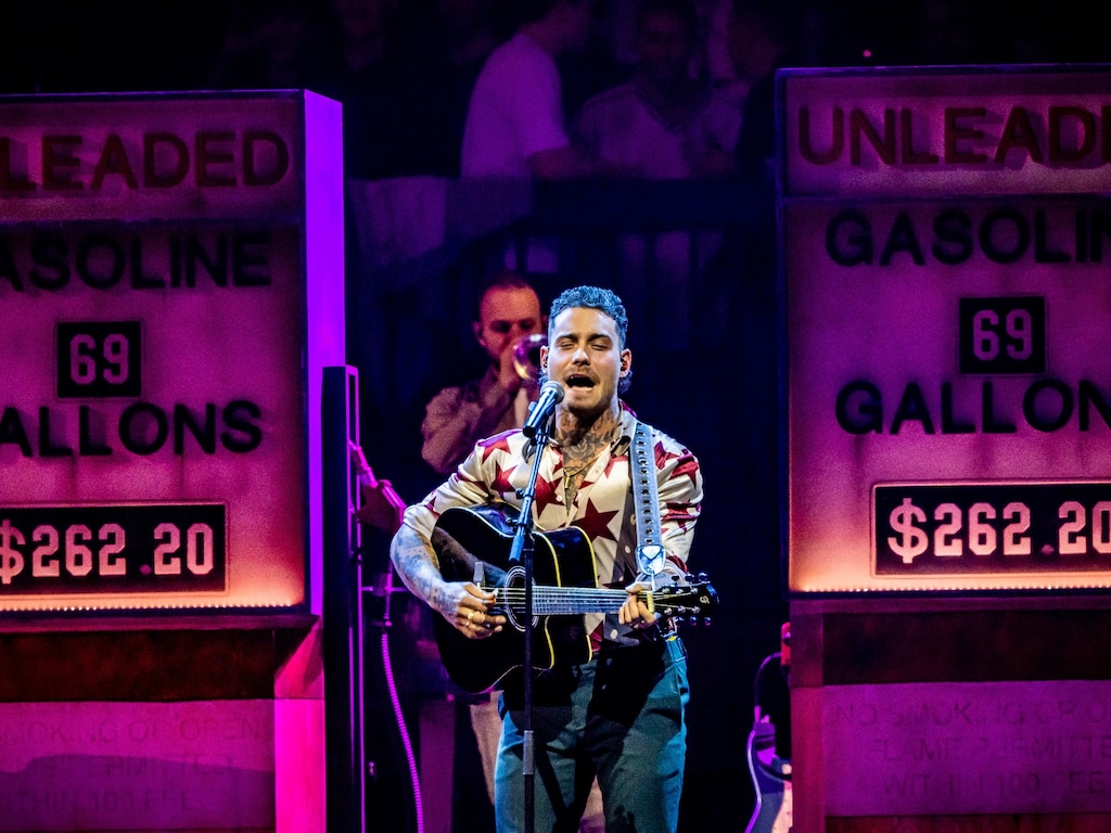 Douwe Bob gooit gitaar van podium bij Vrienden van Amstel Live: 'Living on the edge'