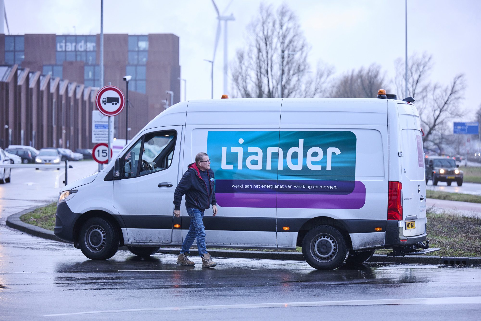 50.000 huishoudens in Amsterdam korte tijd zonder stroom na explosie bij onderhoud