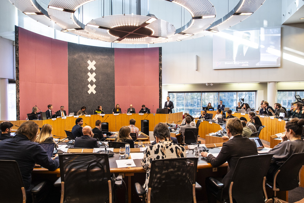 Dutch Party Denkt Amsterdam Wrongfully Fired Employee – Demands €20,000 Refund