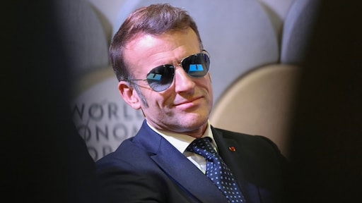 Wat gaat er schuil achter de flitsende zonnebril van Macron?