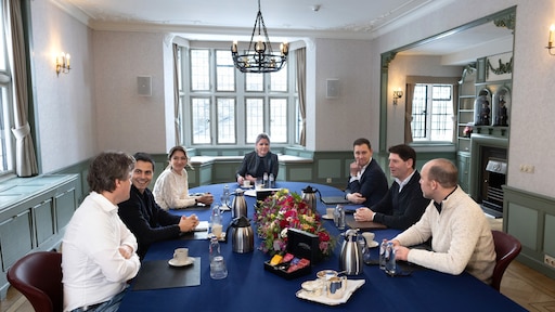 Nog geen grote knopen doorgehakt in formatie, volgende week druk op ketel