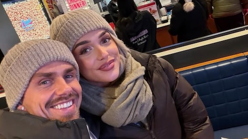 André Hazes viert verjaardag in New York met vriendin Noa Braaf