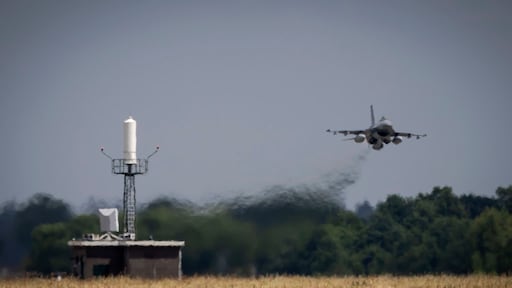 Marechaussee neemt drone in beslag bij vliegbasis Volkel, verdachte verhoord