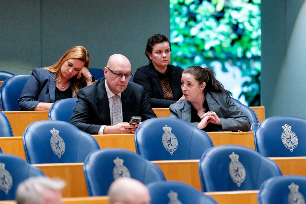 Reconstructie: hoe de zeven PVV'ers uit de fractie stapten