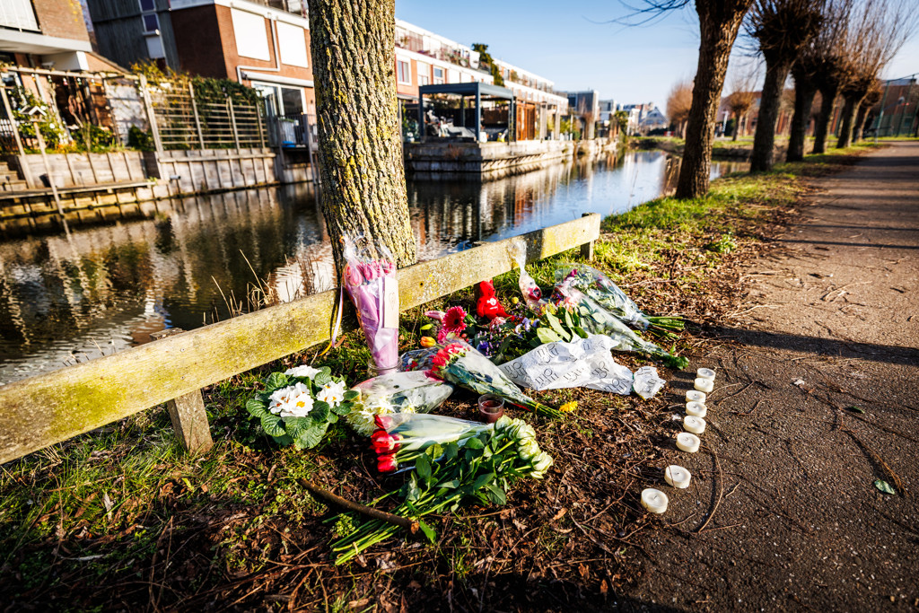 In Den Hoorn overleden jongen (16) blijkt te zijn neergestoken