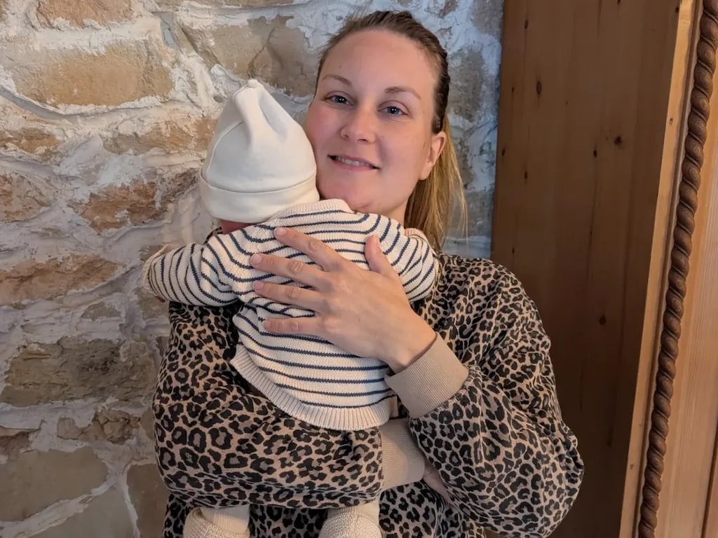 Familie Verleg uit Een huis vol emigreert geniet van eerste kraamweek met baby Odin