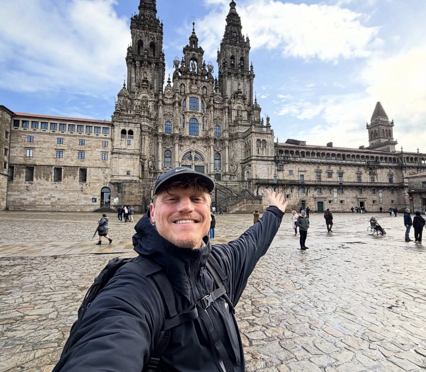 Kaj Gorgels bereikt eindbestemming van pelgrimstocht: 'Heel mooi bijzonder wandeltochtje'