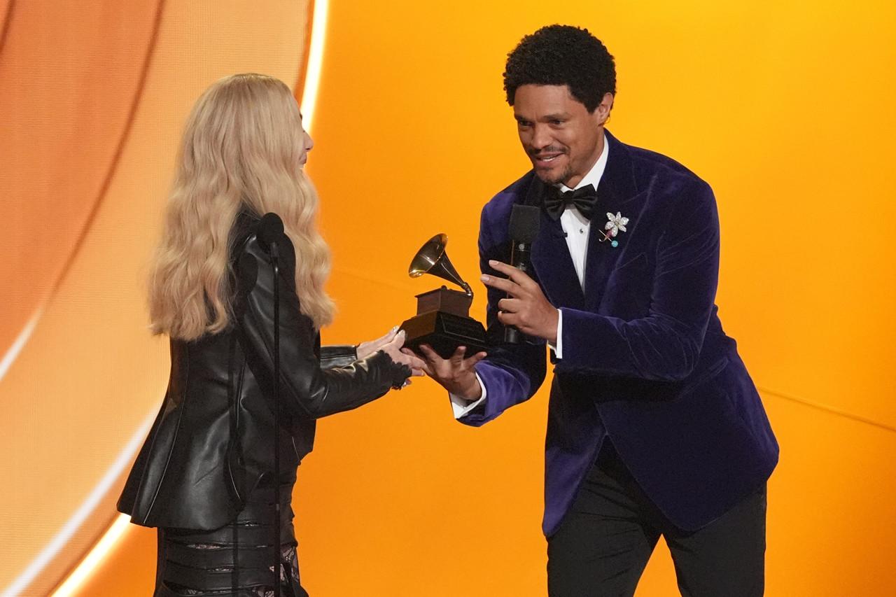 Trump woedend: dreigt met rechtszaak tegen 'loser Noah' na Grammy's