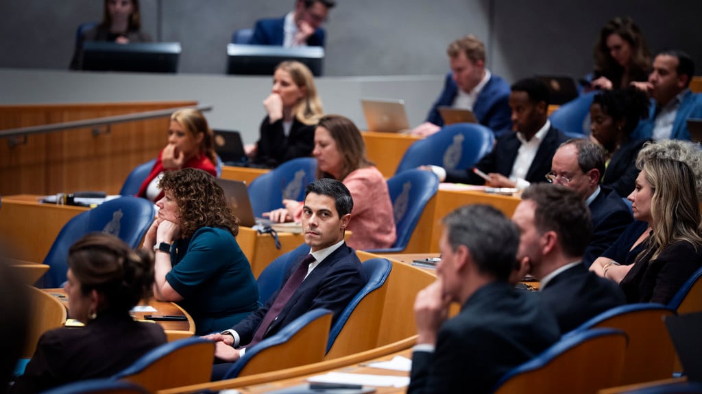 Jetten zet stap richting Torentje tijdens debat dat vooral over AOW ging