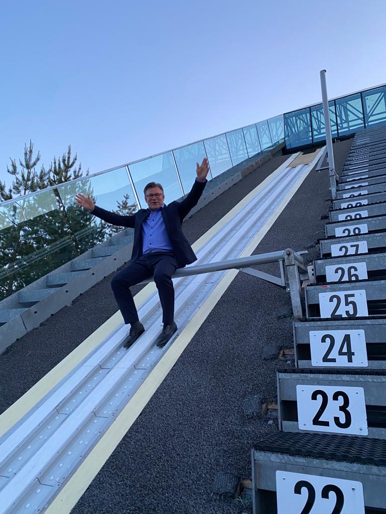 Skispring-legende Konijnenberg sjeest nog steeds de schansen af: 'Waanzinnig'