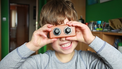 Malou kan geen serieus gesprek voeren met haar zoon (9): 'De clown uithangen'