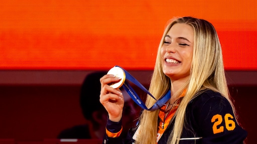 Jutta Leerdam stopt voorlopig met schaatsen