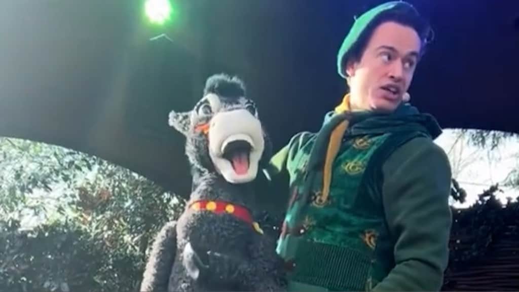 Efteling-ezel komt uit de kast: 'Val op prinsen, niet op prinsessen'